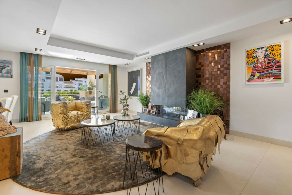 Middle Floor Apartment Puerto Banús Málaga - image 6