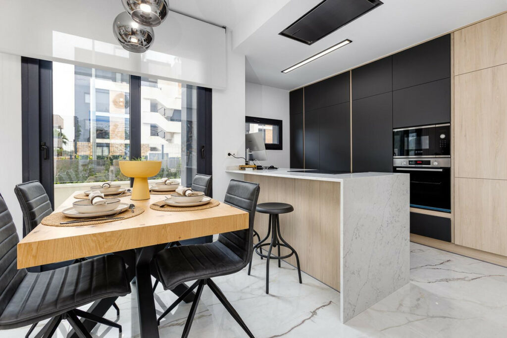Middle Floor Apartment Los Altos Alicante - image 5