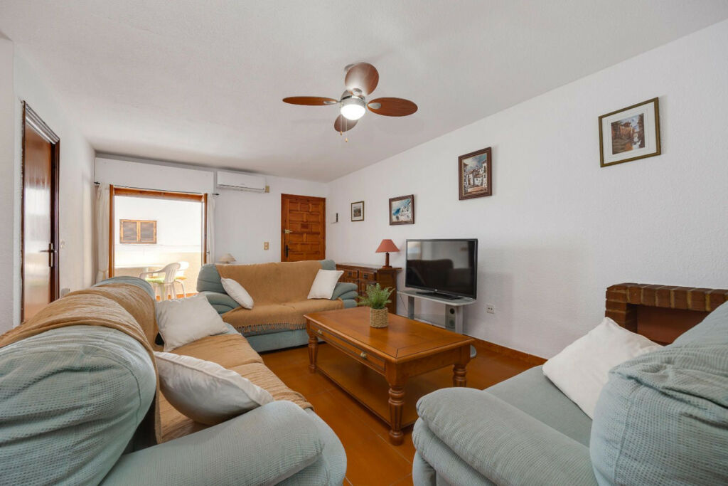 Middle Floor Apartment La Mata Alicante - image 5