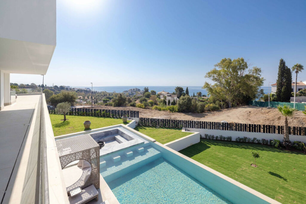 Detached Villa Benalmadena Málaga - image 5
