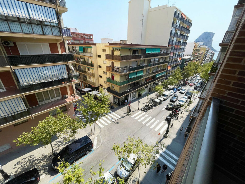 Middle Floor Apartment Calpe Alicante - image 5