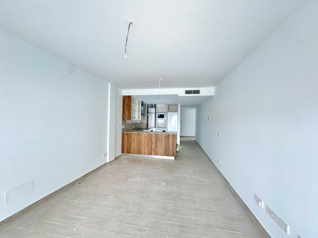 Middle Floor Apartment Fuengirola Málaga - image 5