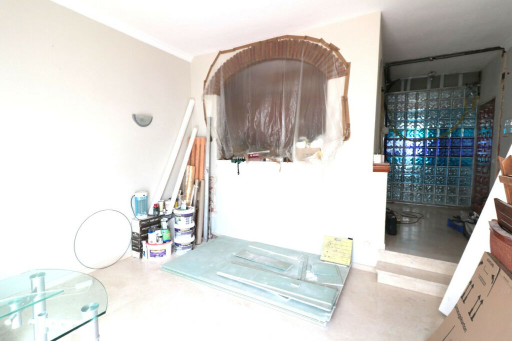 Middle Floor Apartment New Golden Mile Málaga - image 5
