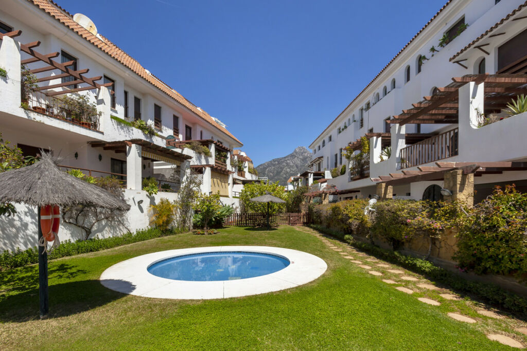 Ground Floor Apartment The Golden Mile Málaga - image 5