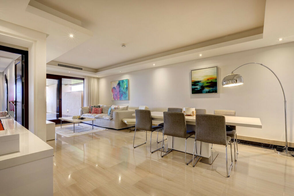 Middle Floor Apartment Estepona Málaga - image 5