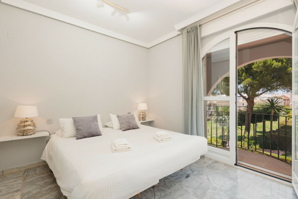 Townhouse Bahía de Marbella Málaga - image 5