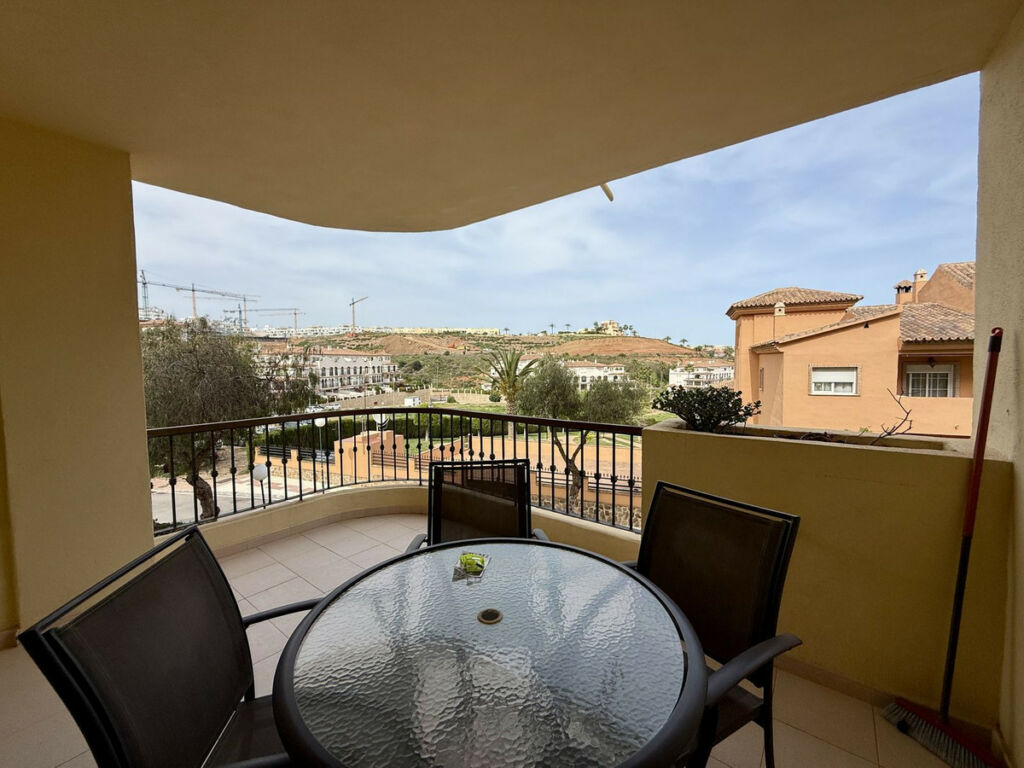 Middle Floor Apartment La Cala Málaga - image 5