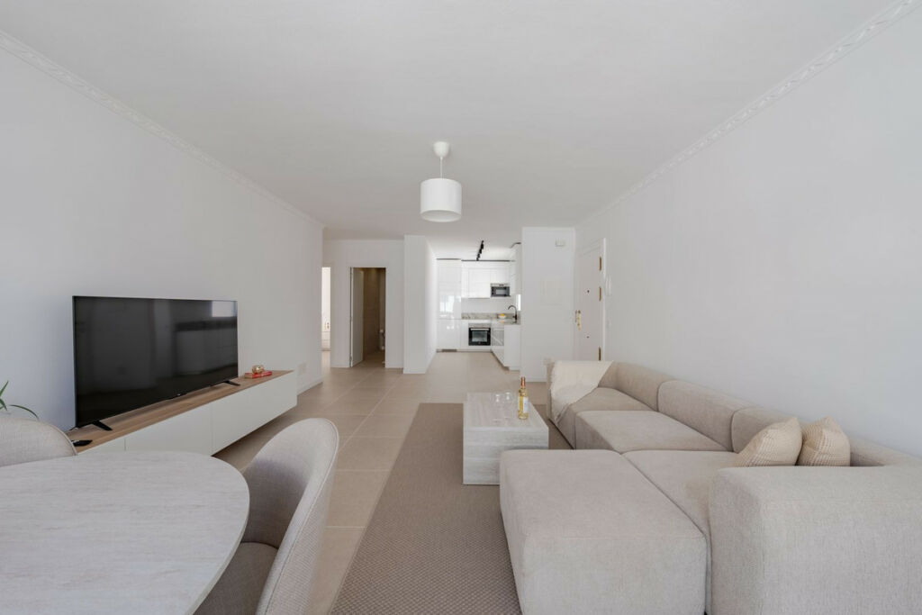 Top Floor Apartment Estepona Málaga - image 5