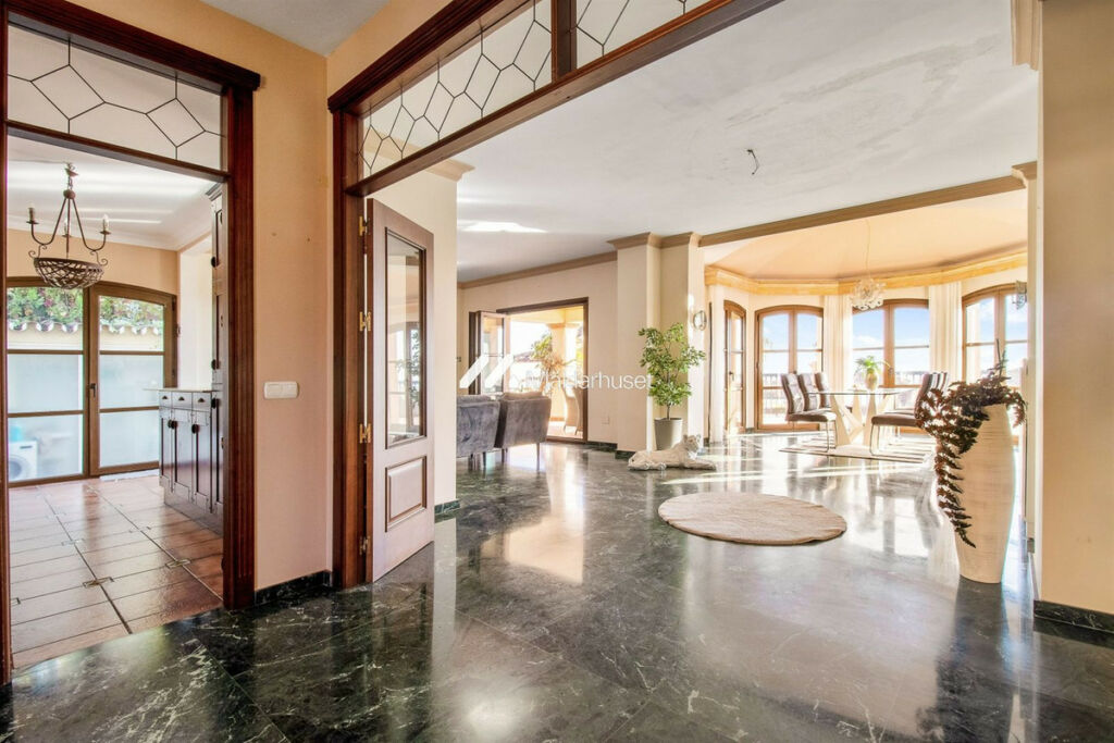 Detached Villa Torre del Mar Málaga - image 5
