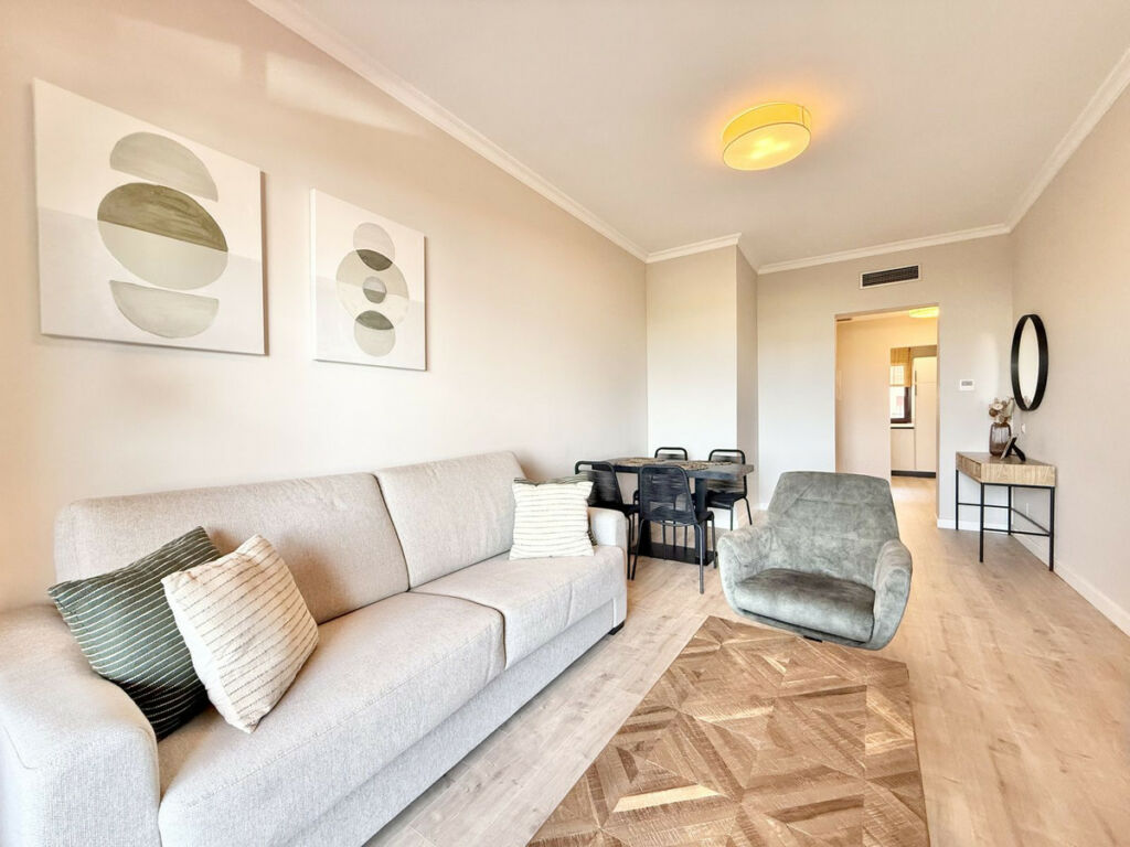 Middle Floor Apartment Benahavís Málaga - image 5