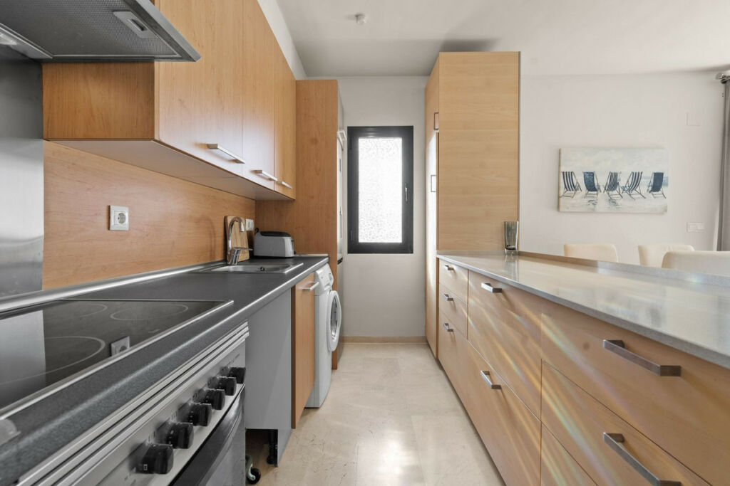 Top Floor Apartment Estepona Málaga - image 5