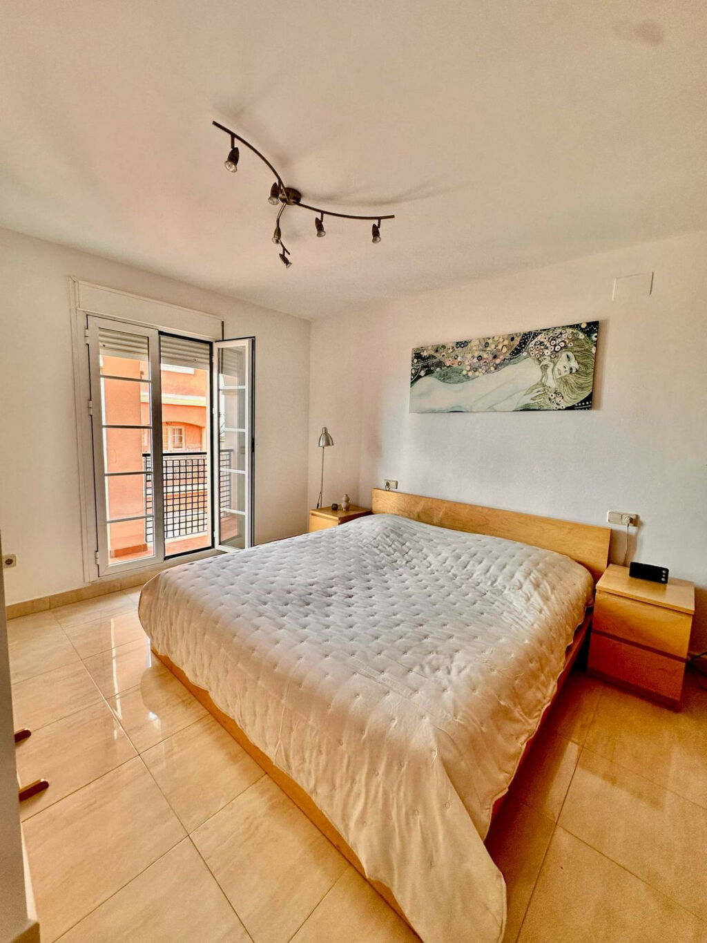 Middle Floor Apartment La Duquesa Málaga - image 5