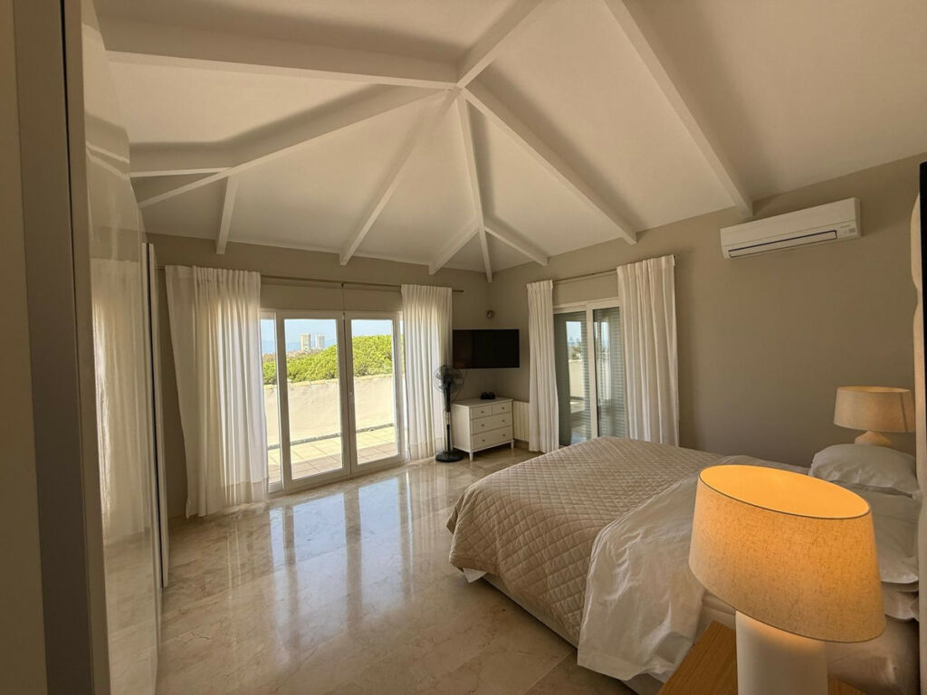 Detached Villa Marbesa Málaga - image 5