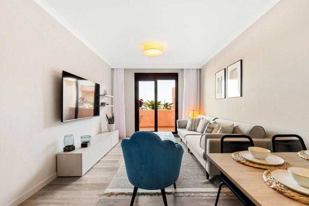 Middle Floor Apartment Benahavís Málaga - image 5