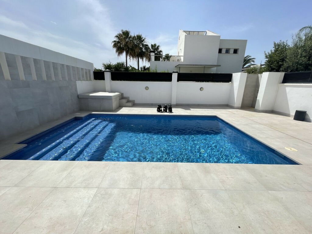 Detached Villa San Pedro de Alcántara Málaga - image 5