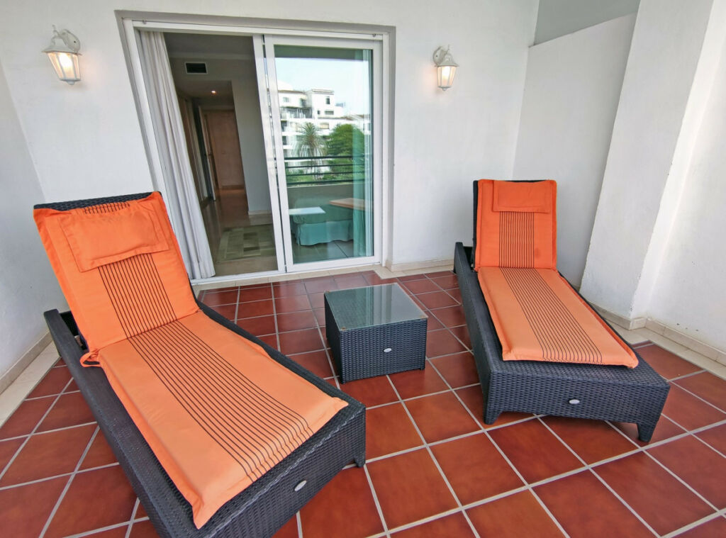 Middle Floor Apartment Puerto Banús Málaga - image 5