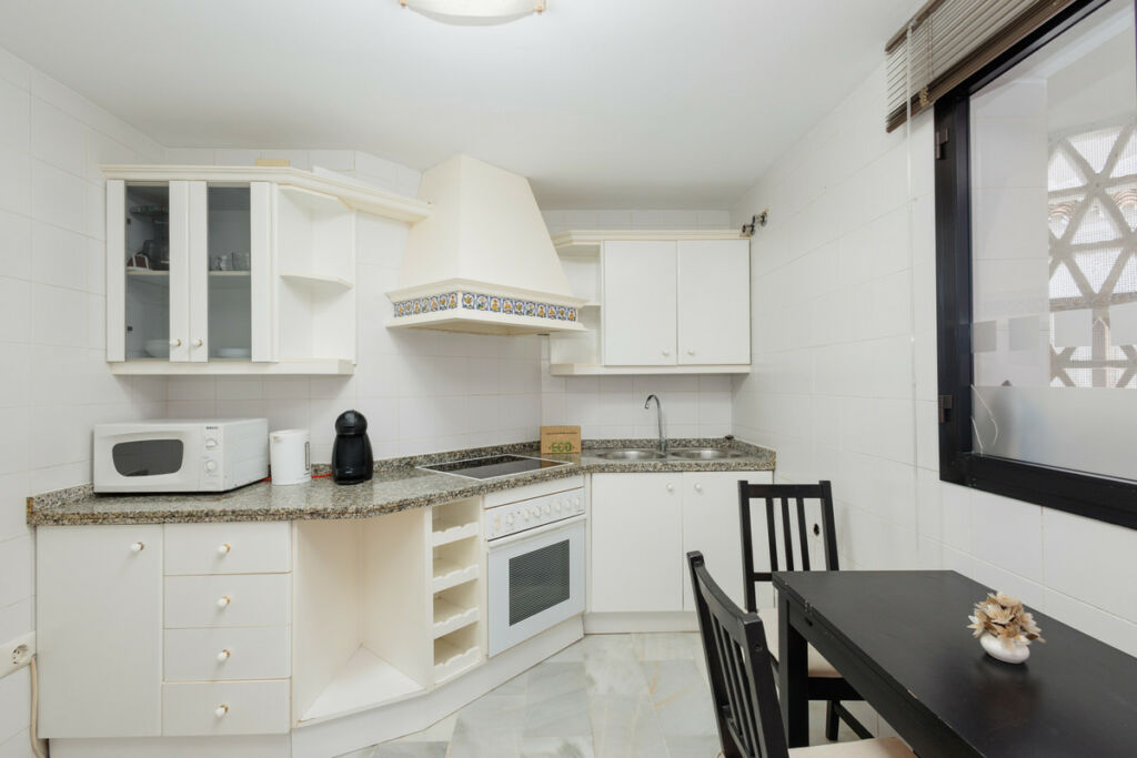 Middle Floor Apartment Puerto Banús Málaga - image 5