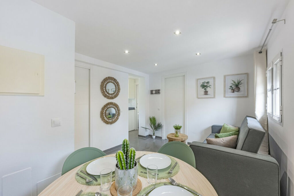 Top Floor Apartment Estepona Málaga - image 5