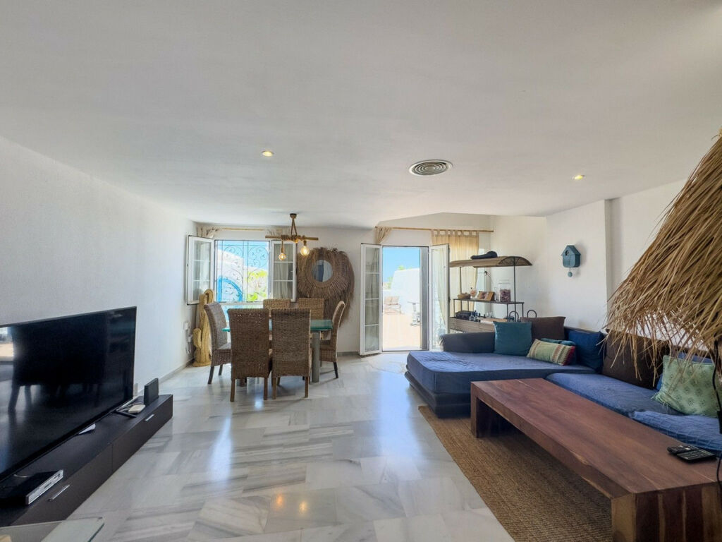 Townhouse Torrequebrada Málaga - image 5