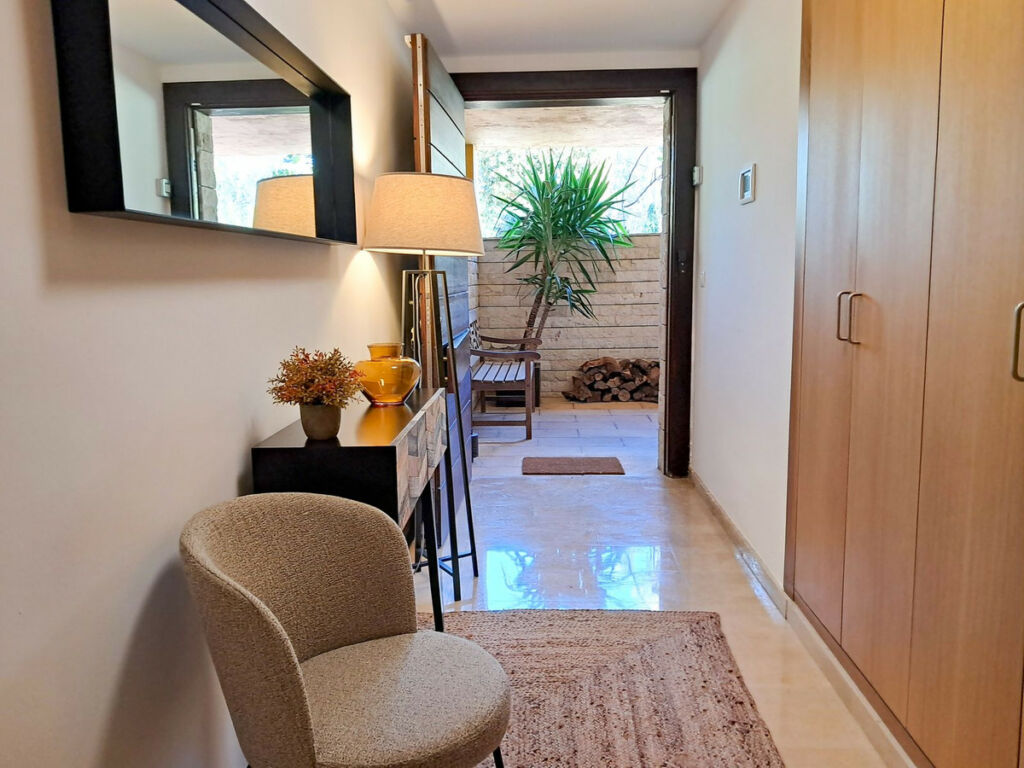 Townhouse Nagüeles Málaga - image 5