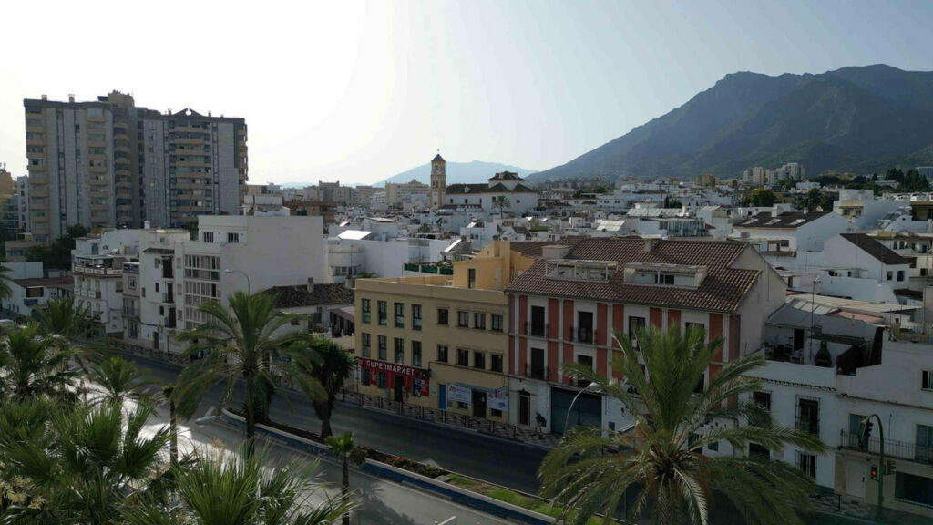 Middle Floor Apartment Marbella Málaga - image 5