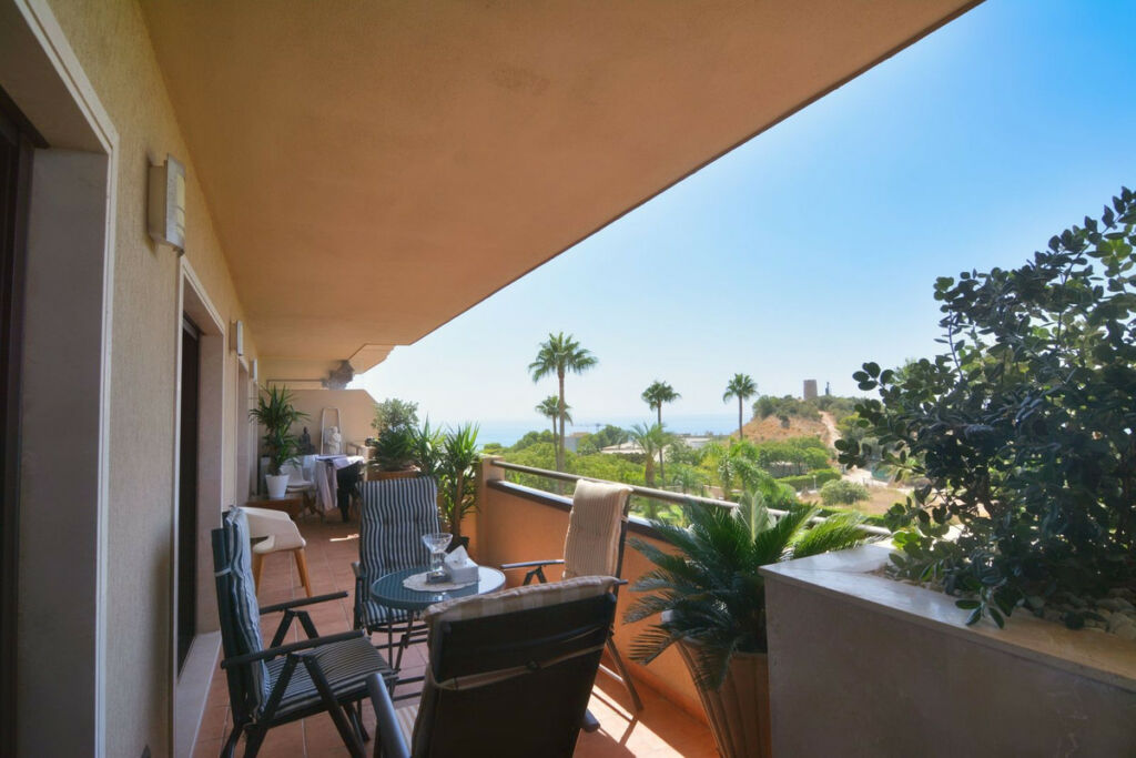 Middle Floor Apartment Fuengirola Málaga - image 5