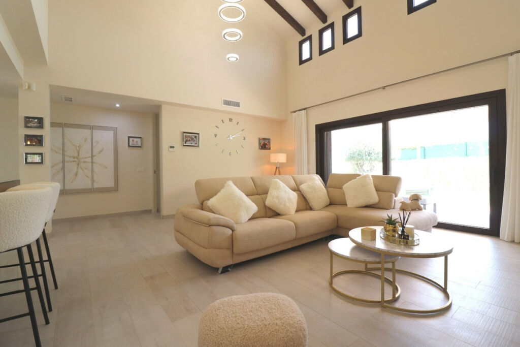 Detached Villa Algorfa Alicante - image 5