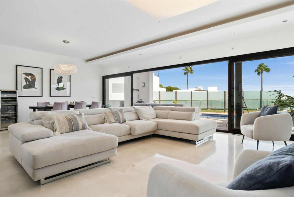 Detached Villa Benahavís Málaga - image 5