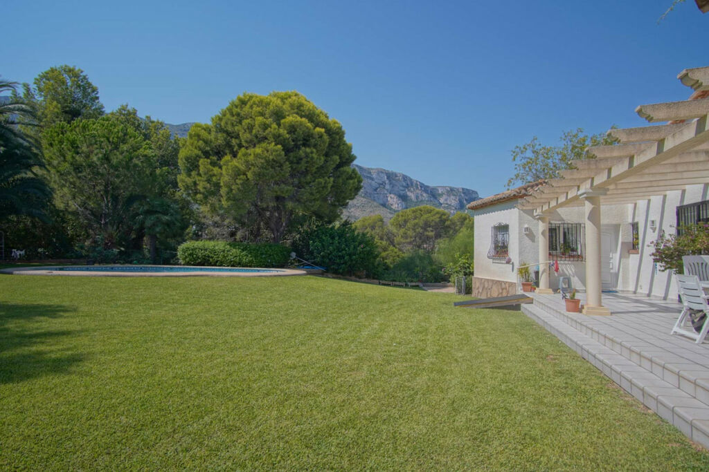 Detached Villa Denia Alicante - image 5
