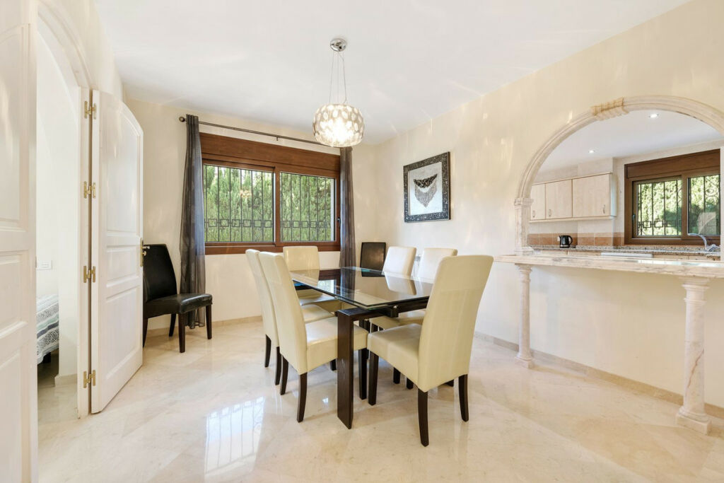 Detached Villa Atalaya Málaga - image 5
