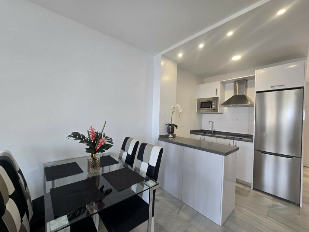 Middle Floor Apartment Benalmadena Costa Málaga - image 5