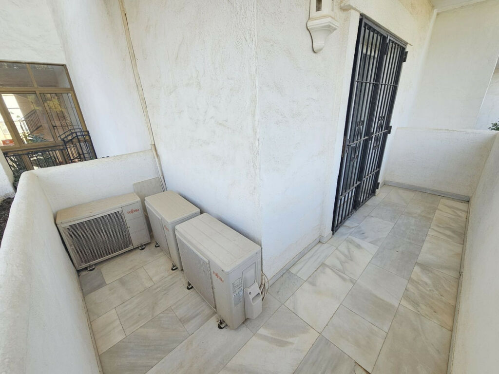 Middle Floor Apartment Calahonda Málaga - image 27