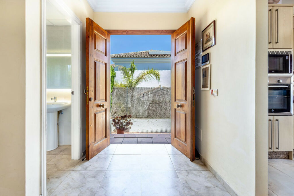 Detached Villa Coín Málaga - image 5
