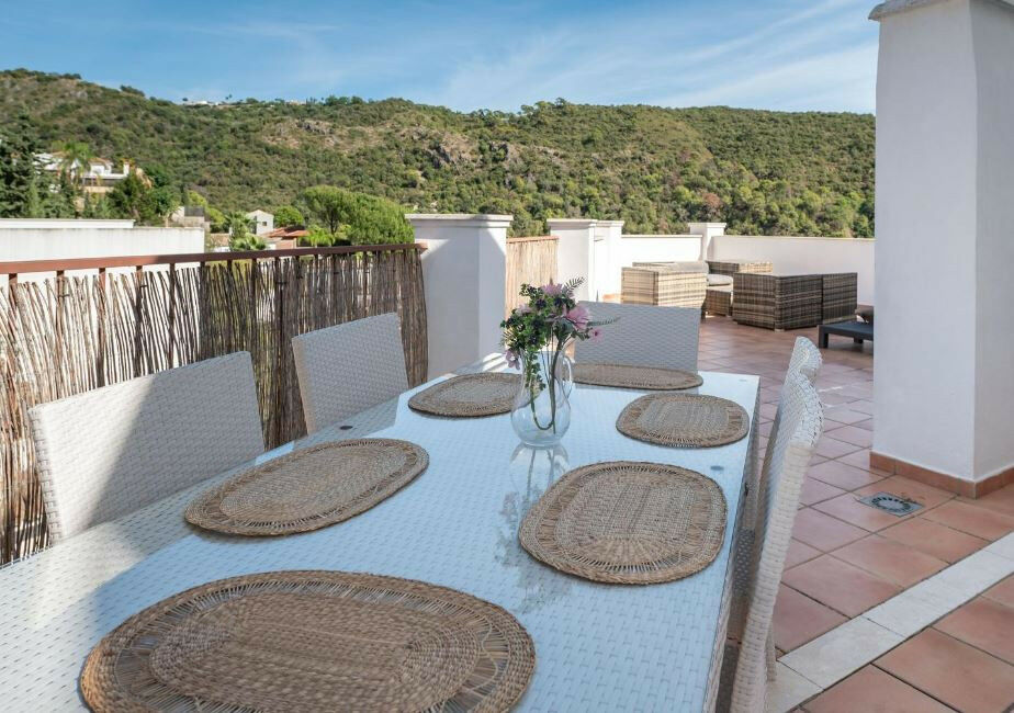Middle Floor Apartment Benahavís Málaga - image 5