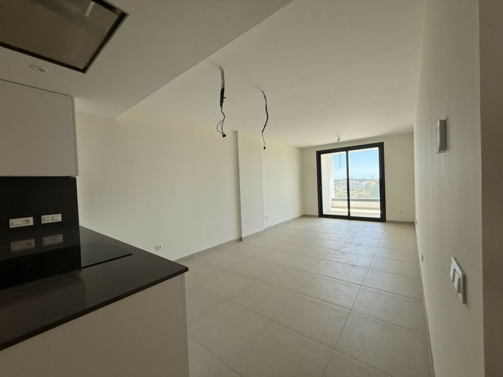 Middle Floor Apartment Calanova Golf Málaga - image 4