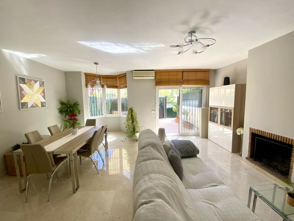 Townhouse Estepona Málaga - image 5