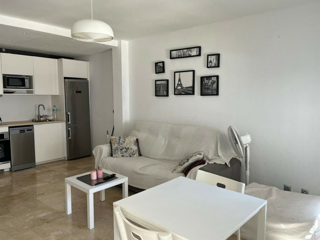 Ground Floor Apartment Benamara Málaga - image 5