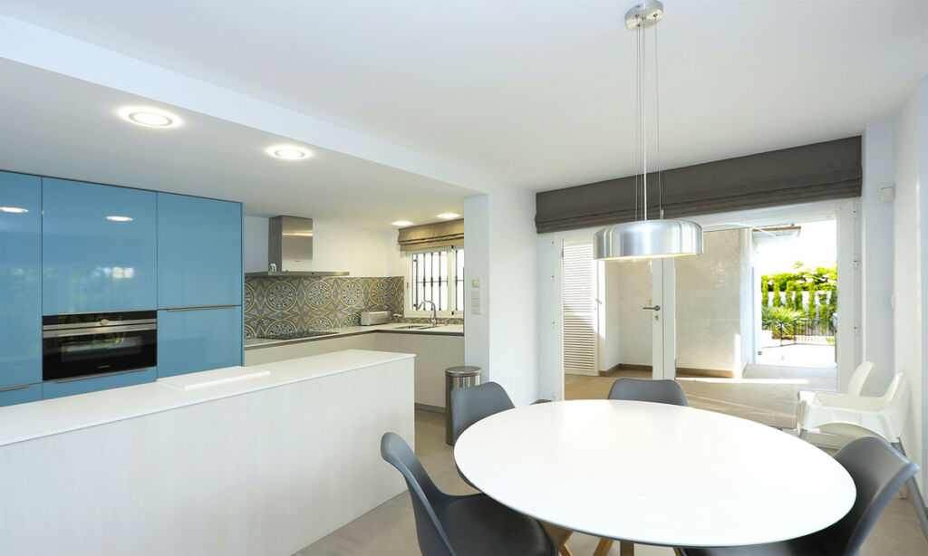 Detached Villa Albir Alicante - image 5