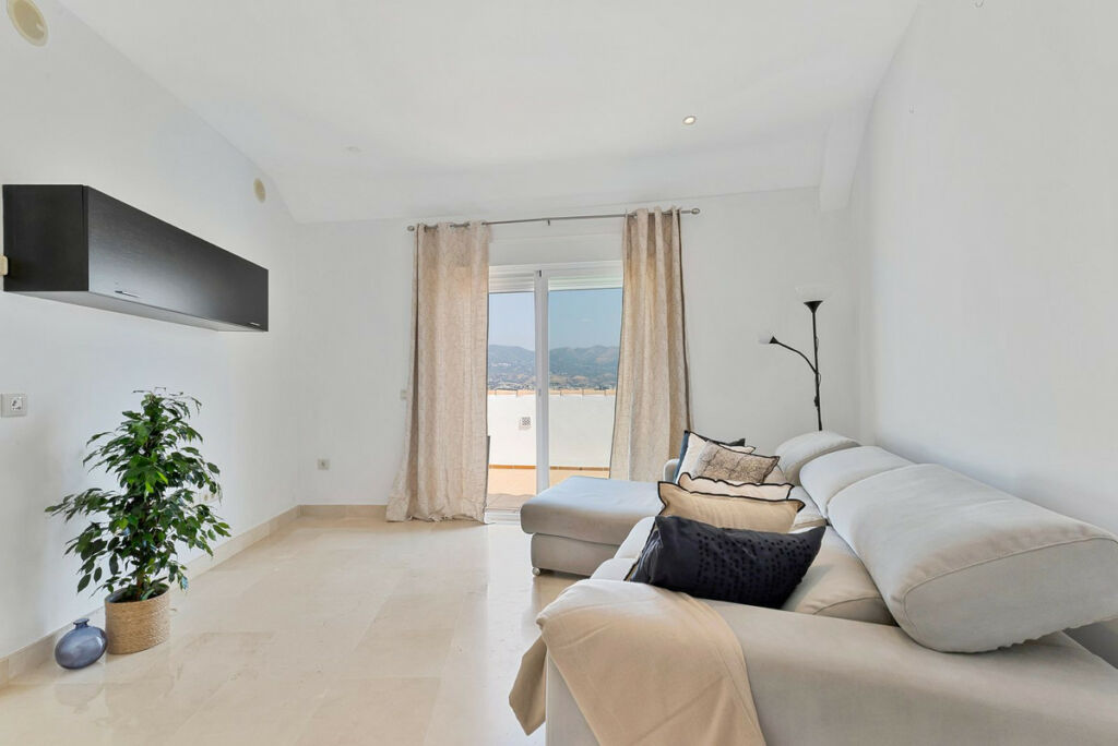 Penthouse Fuengirola Málaga - image 5