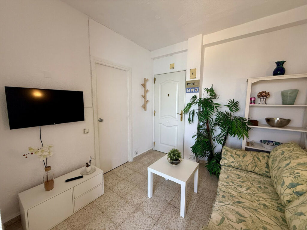 Middle Floor Apartment Calahonda Málaga - image 5