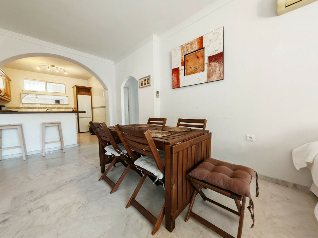 Middle Floor Apartment Calahonda Málaga - image 5