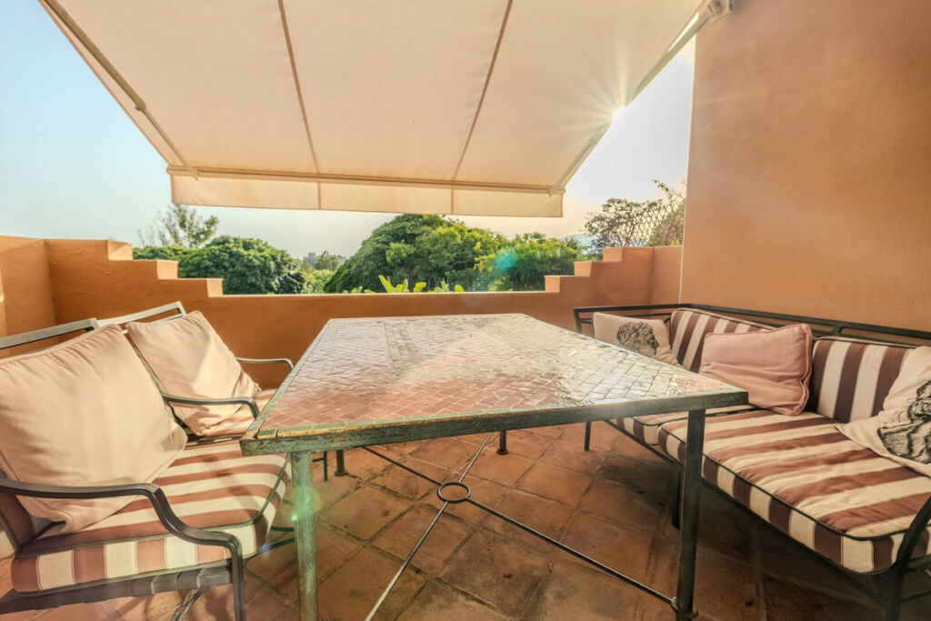 Middle Floor Apartment Guadalmina Alta Málaga - image 5