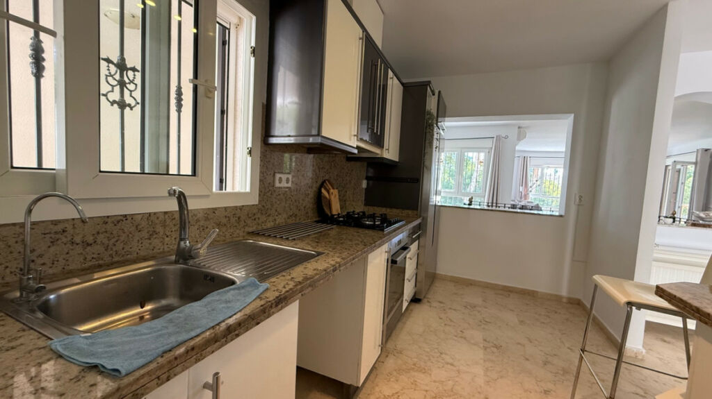 Detached Villa Las Ramblas Golf Alicante - image 5