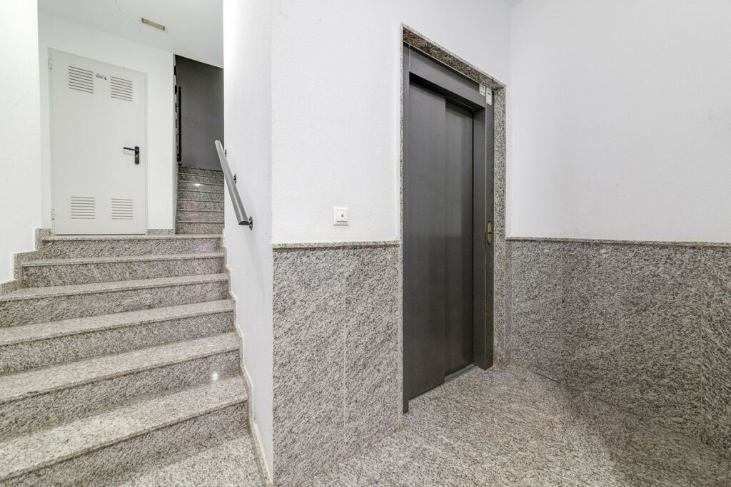 Middle Floor Apartment Torrevieja Alicante - image 49