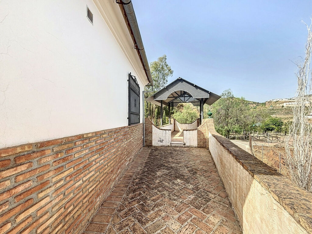 Detached Villa La Viñuela Málaga - image 50