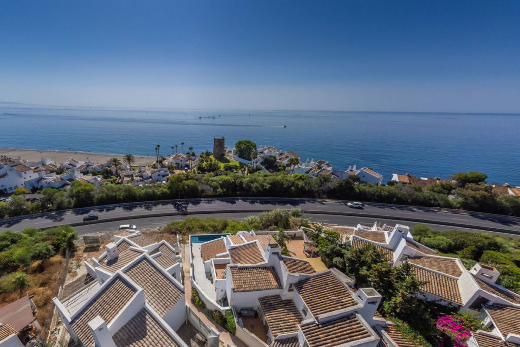 Detached Villa Estepona Málaga - image 50