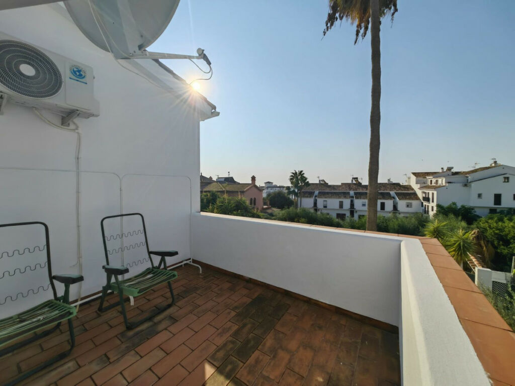 Detached Villa Estepona Málaga - image 50