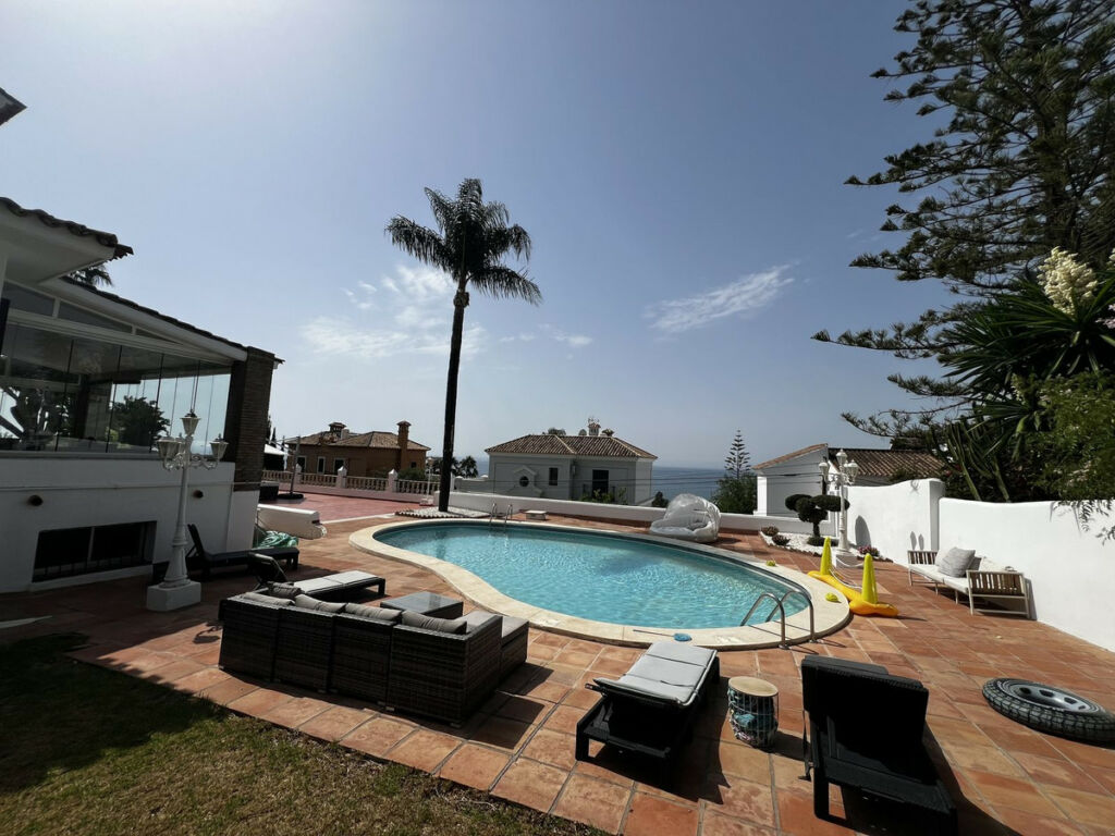Detached Villa Estepona Málaga - image 51