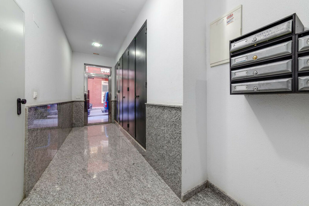 Middle Floor Apartment Torrevieja Alicante - image 50