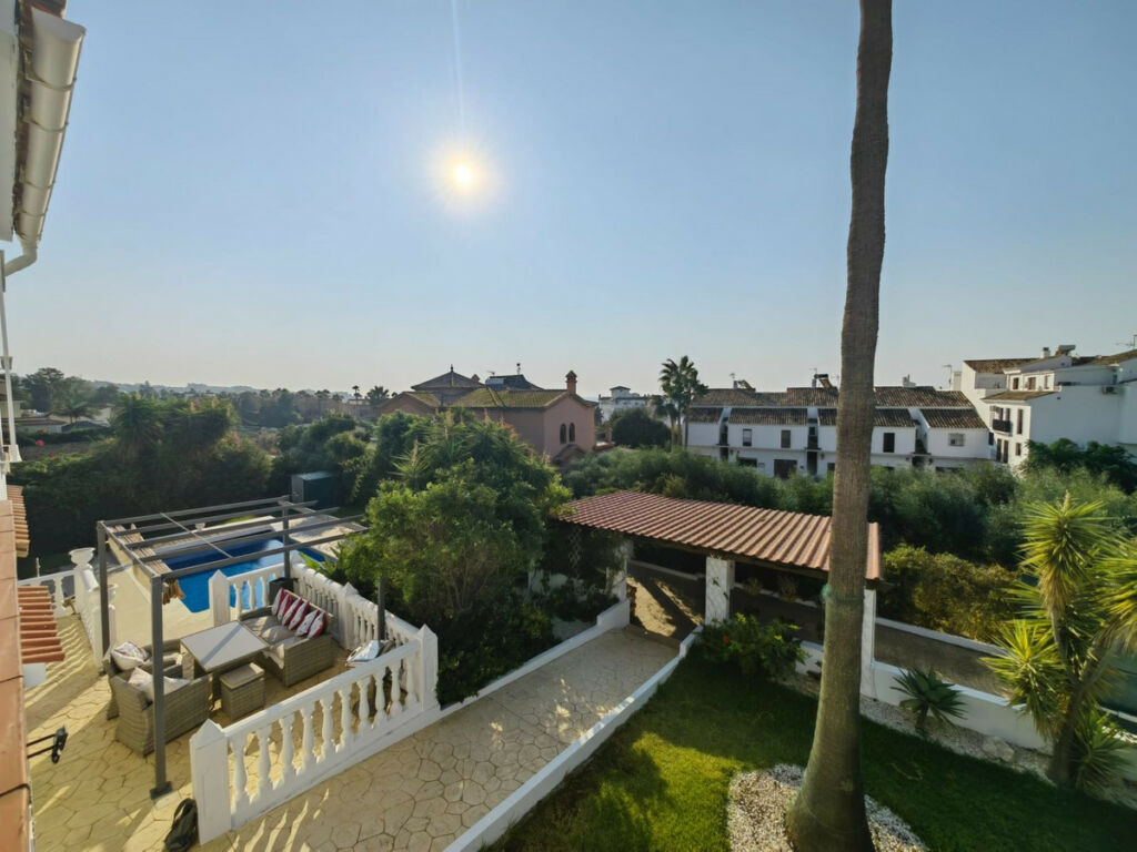 Detached Villa Estepona Málaga - image 52